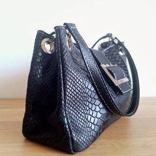 Bolso Piel con Grabado de Mujer
