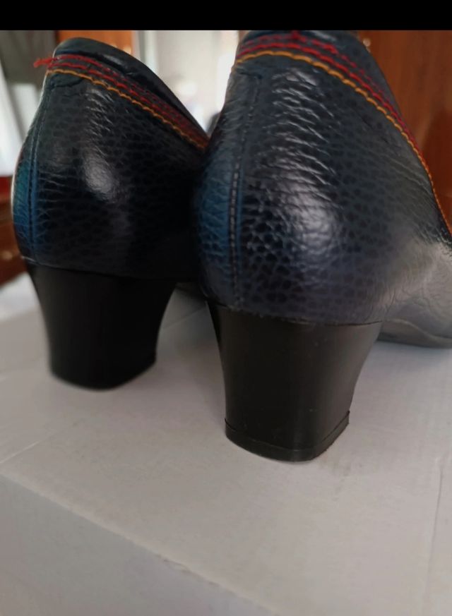 Tacones azul piel Iturri