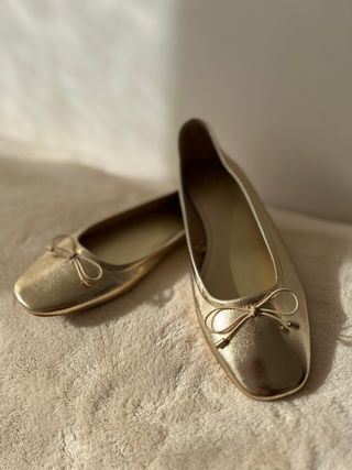 Bailarinas doradas con lazo