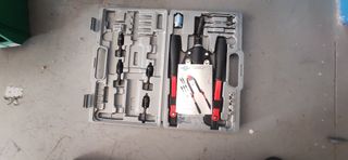 Remachadora de tuercas NCG