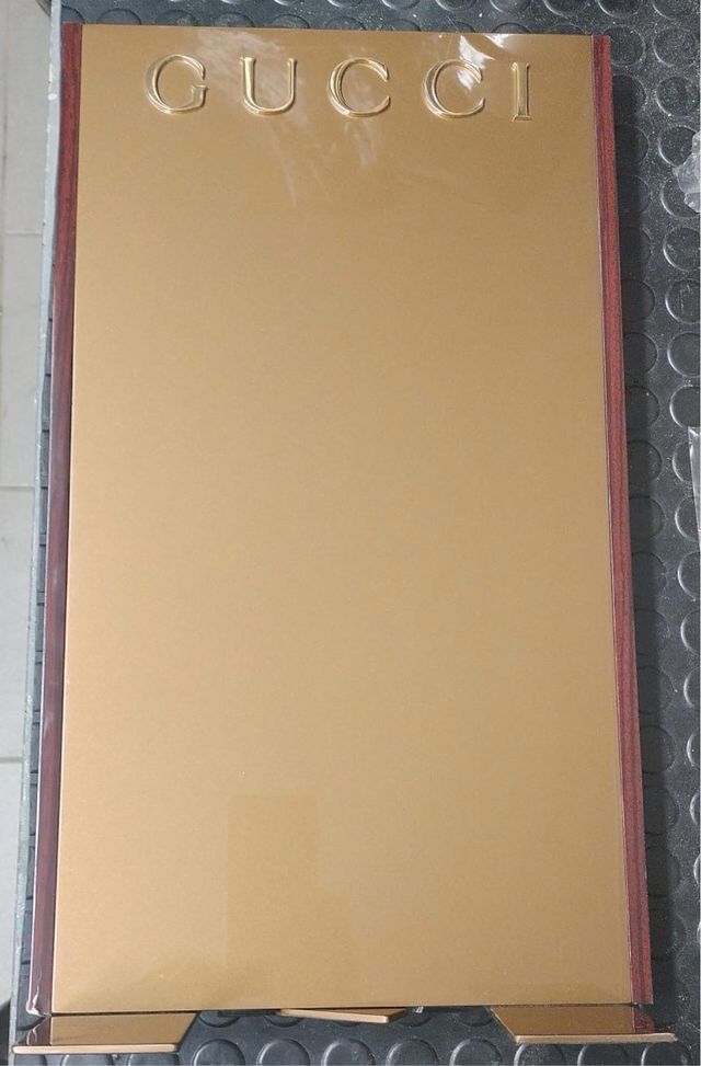 Espositore da banco Gucci