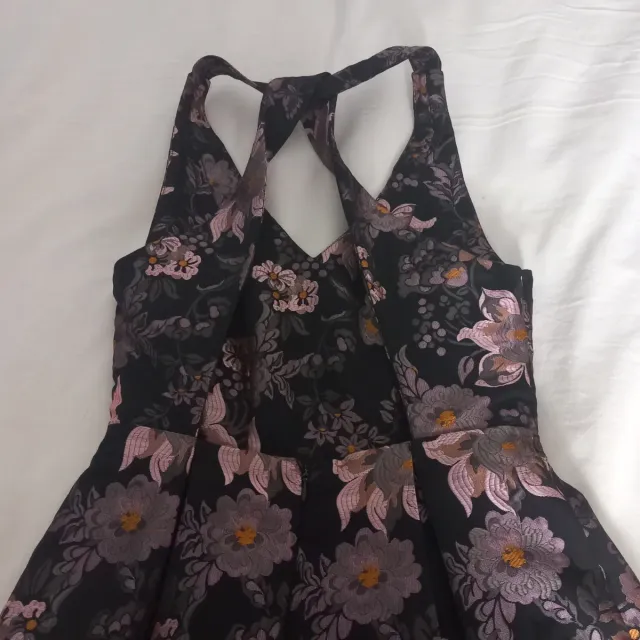 Vestido floral negro y rosa El Corte Inglés
