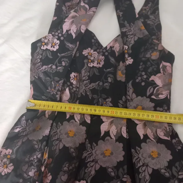 Vestido floral negro y rosa El Corte Inglés