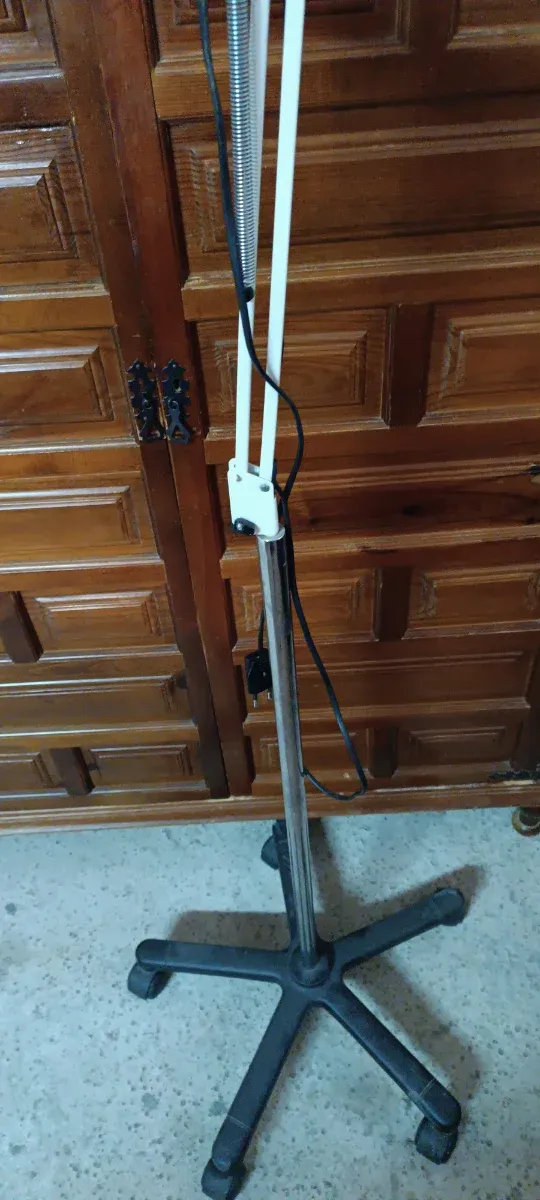 Lámpara de pie vintage médico