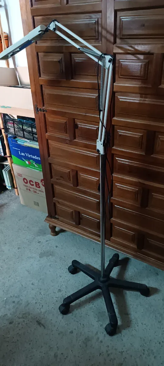 Lámpara de pie vintage médico