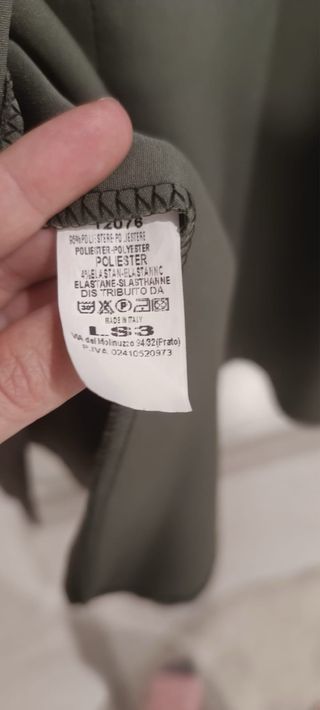 Vestido largo verde militar con cinturón