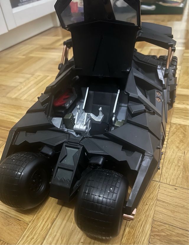 Batmobile Tumbler Batman Begins Mattel 2005
