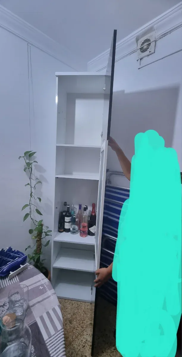 Mueble de salón blanco y negro