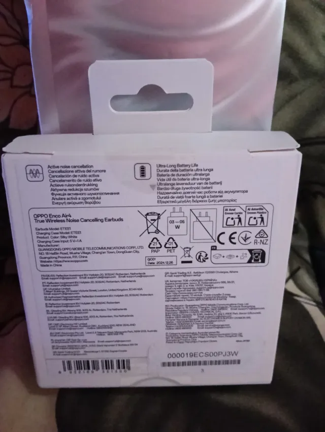 Oppo Reno14 5G y Enco Air4 Blancos