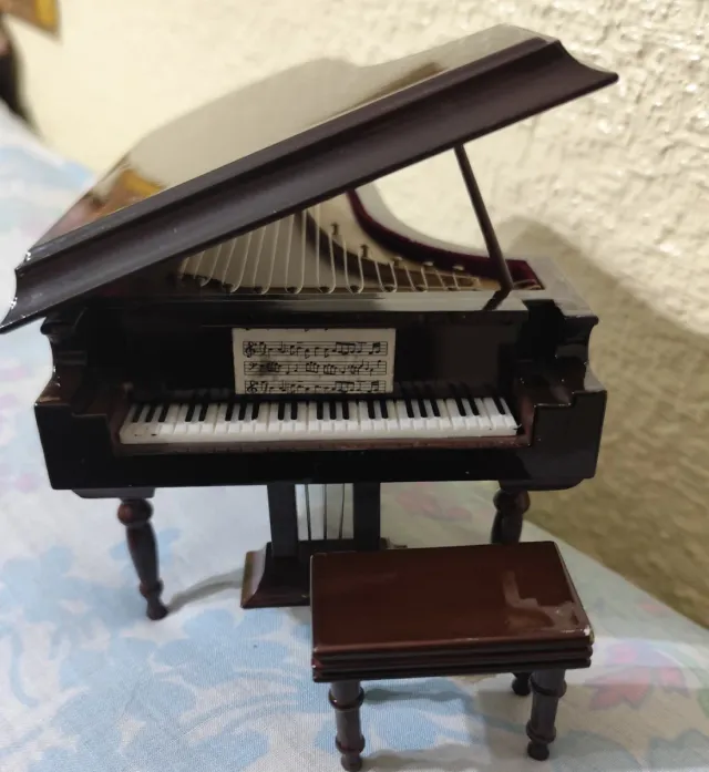 Mini Piano Adorno Musical 18x14