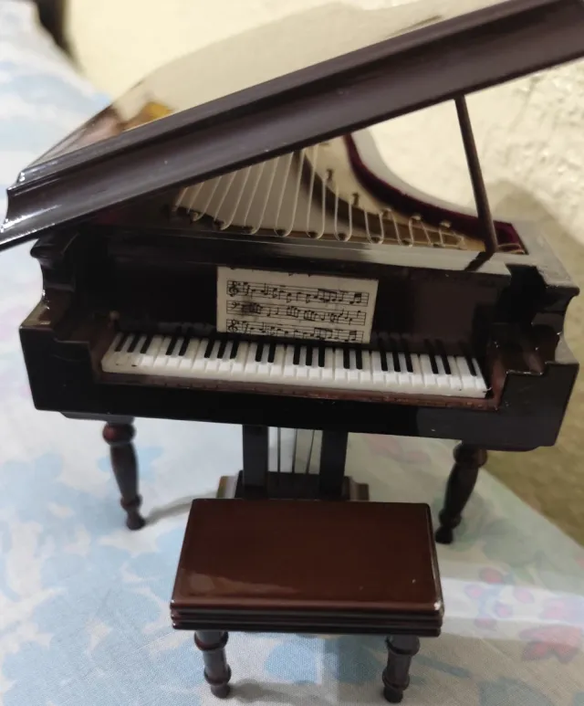 Mini Piano Adorno Musical 18x14
