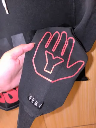 Sudadera Grimey Crop Top Negra y Rosa Talla Única