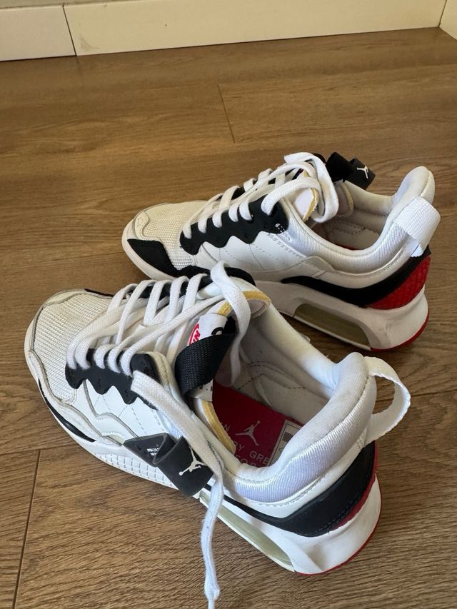 Nike Air Jordan 1 Mid SE