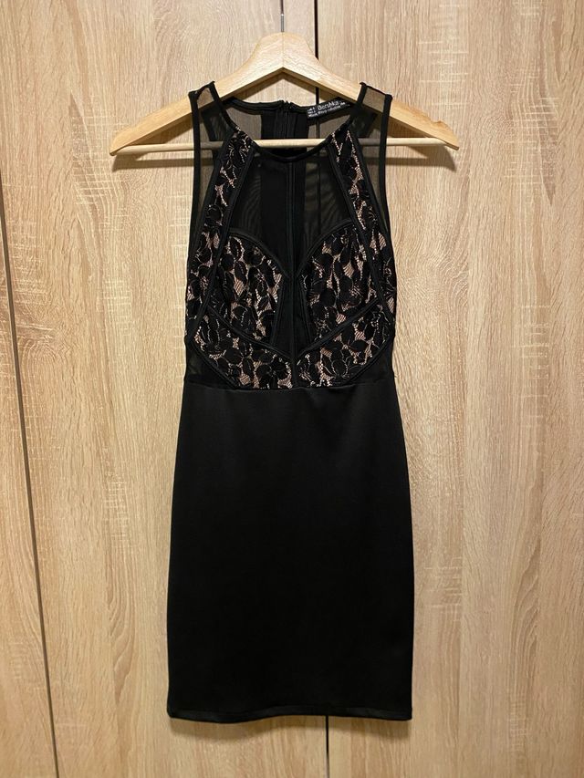 Vestido Bershka negro encaje y transparencias