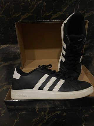 Zapatillas Adidas Grand Court Negras y Blancas
