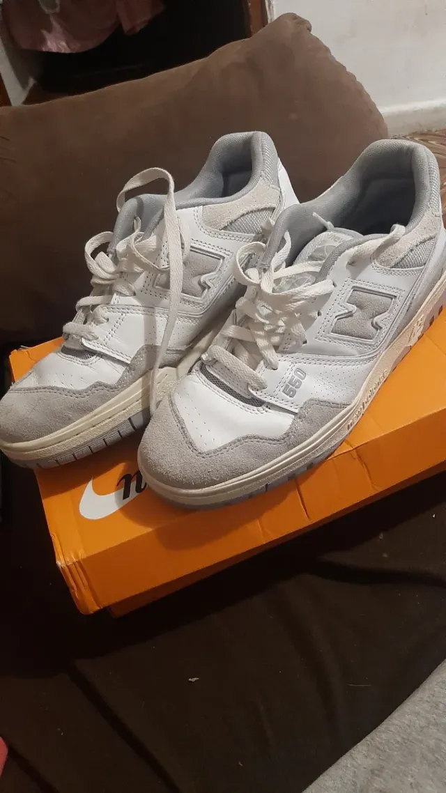 New Balance 550 Gris y Blanco