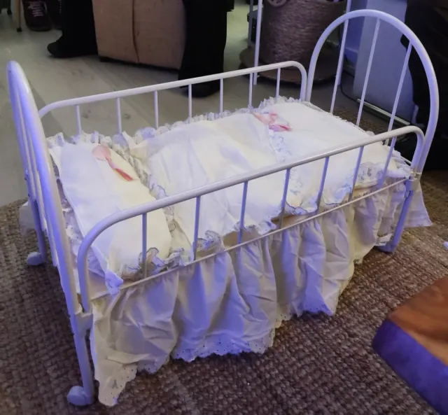 Cama-cuna de muñecas Vercor