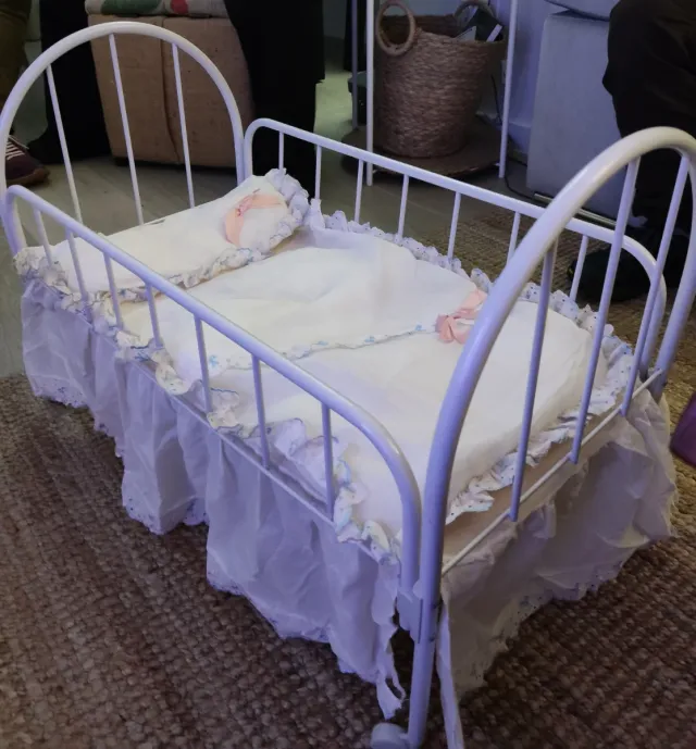 Cama-cuna de muñecas Vercor