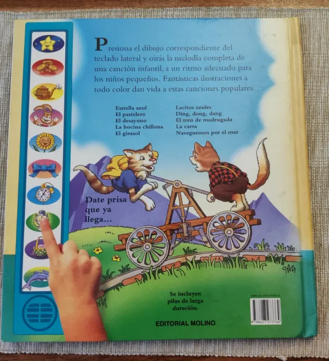 Juega y escucha, canciones alegres.