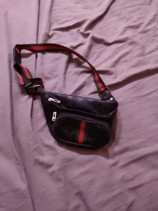 Riñonera Gucci Negra