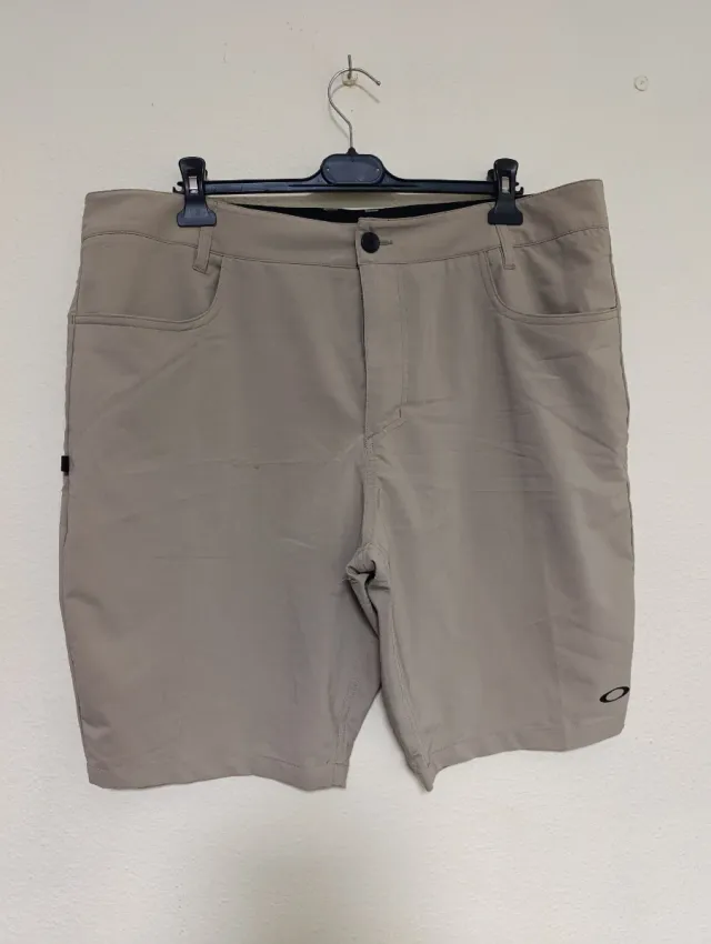 Bermudas Oakley Beige