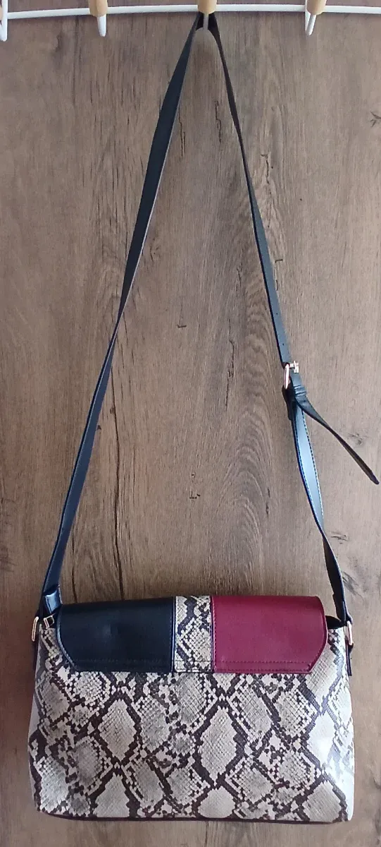 Bolso Georges Rech Negro y Rojo