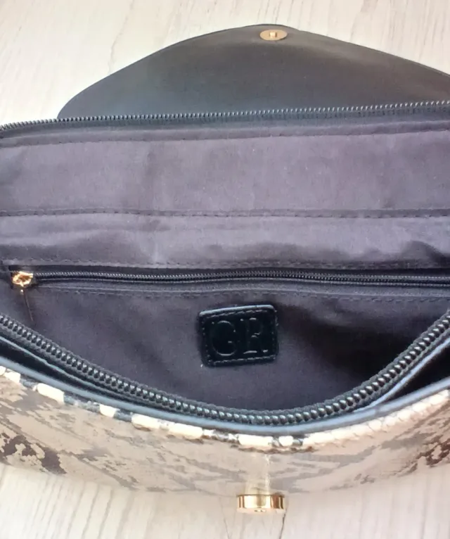 Bolso Georges Rech Negro y Rojo