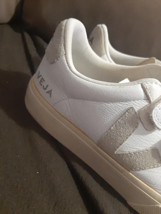 Zapatillas Veja Velcro Blancas Beige