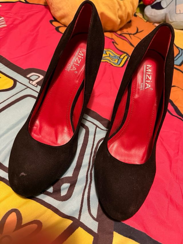 Zapatos de tacón negros