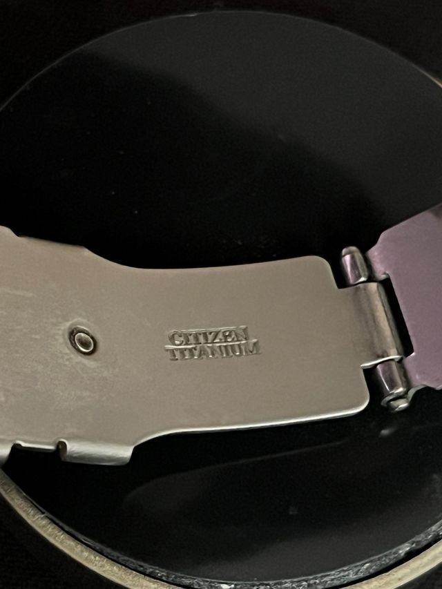 Reloj Citizen Eco-Drive Plata y Blanco