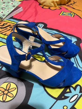 Sandalias de tacón azul