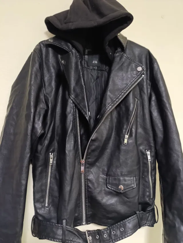 Chaqueta cuero River Island con capucha