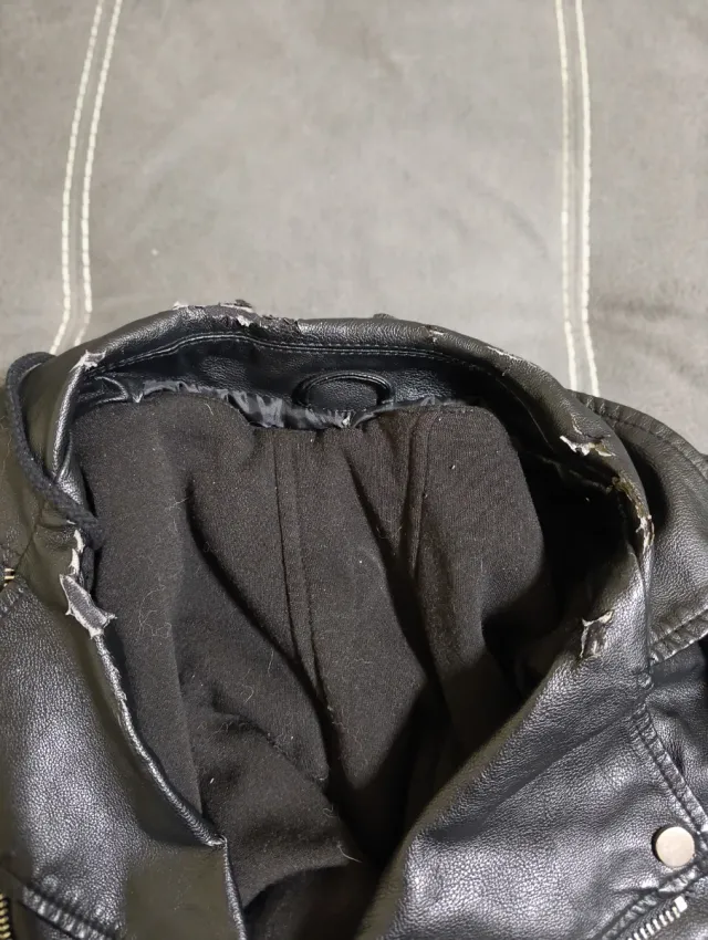 Chaqueta cuero River Island con capucha