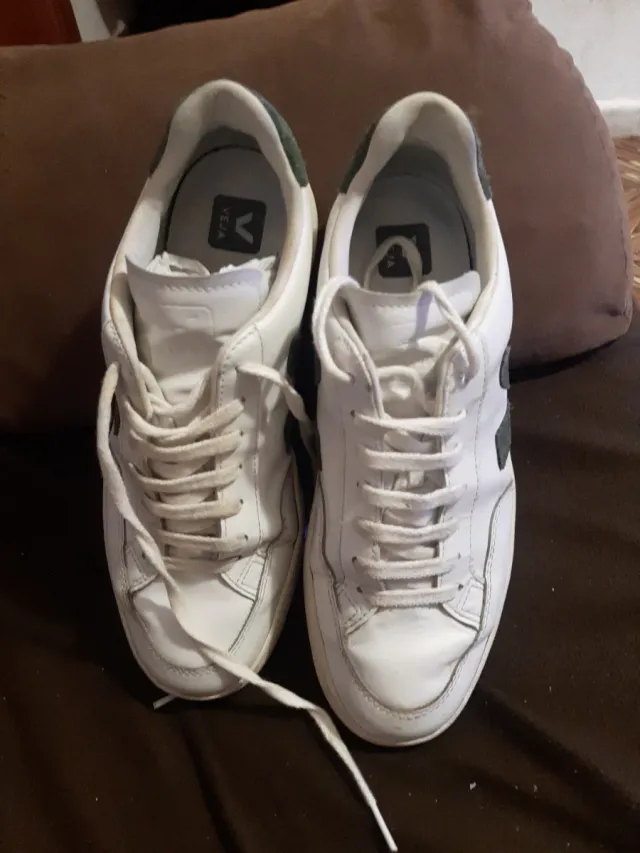 Zapatillas Veja Hombre Blancas y Verdes v-12