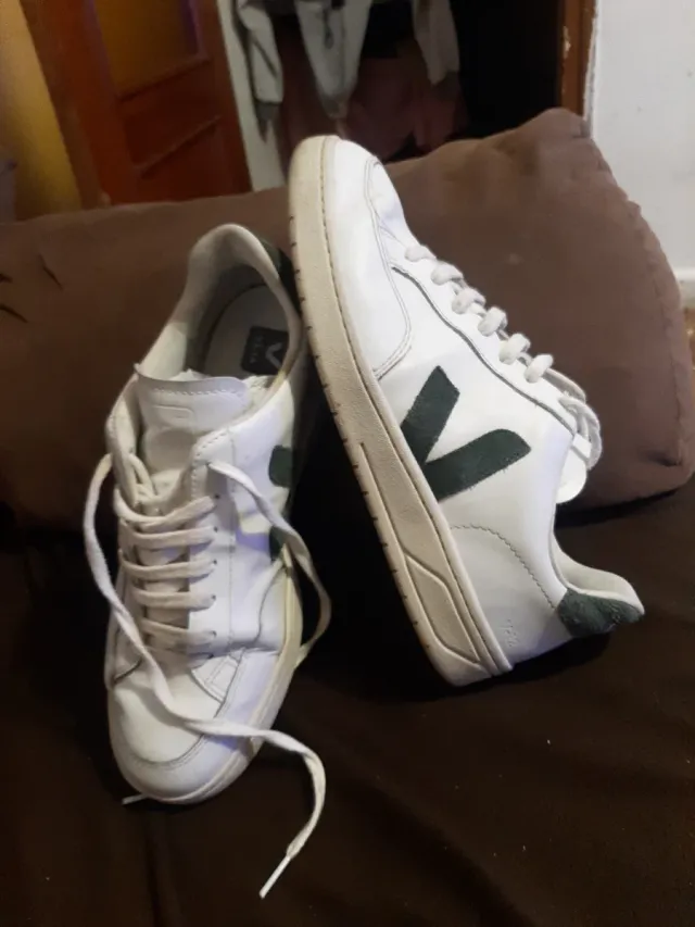 Zapatillas Veja Hombre Blancas y Verdes v-12