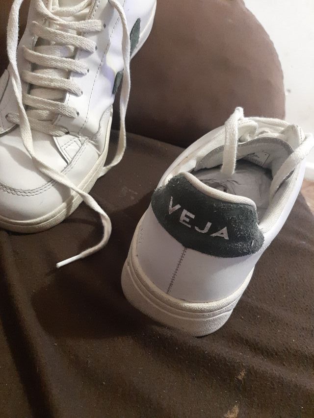 Zapatillas Veja Hombre Blancas y Verdes v-12
