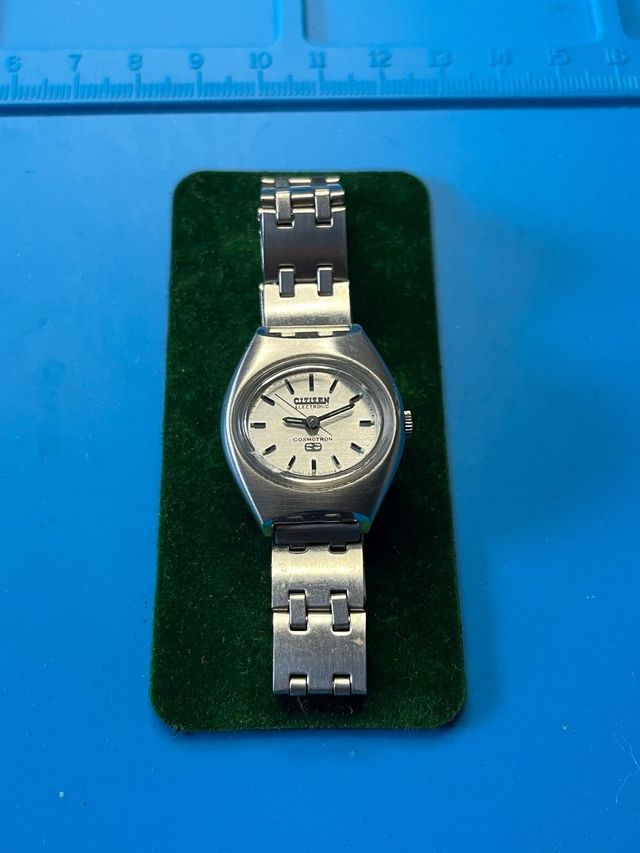 Reloj Citizen Cosmoton Plata y Blanco