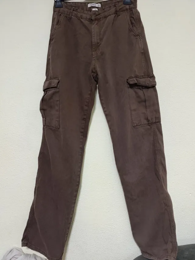 Pantalón cargo Pull&Bear marrón