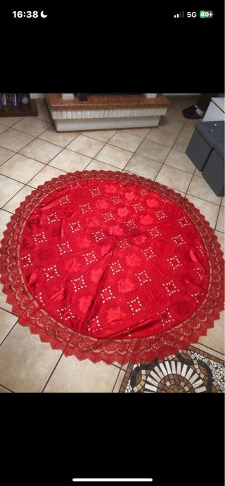 Tovaglia rotonda natalizia rossa con merletto