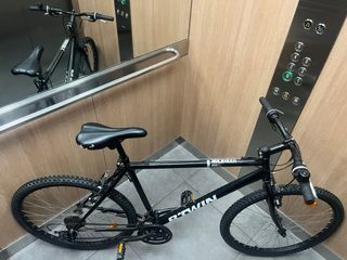 Bicicleta BITWIN negra