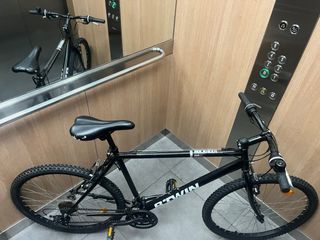Bicicleta BITWIN negra