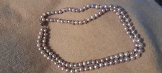 Collar de perlas y plata