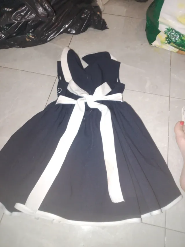 Vestido elegante negro y blanco Talla 3/4 años