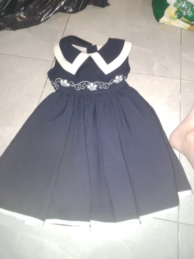 Vestido elegante negro y blanco Talla 3/4 años