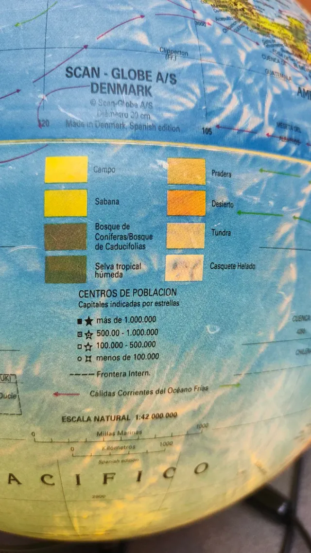 Globo terráqueo iluminado