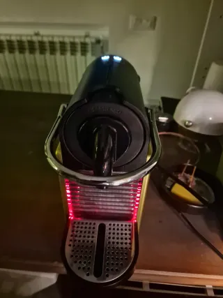 Cafetera Nespresso Pixie DeLonghi