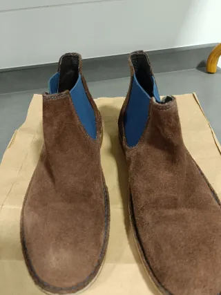 Botines serraje piel marrones y azules