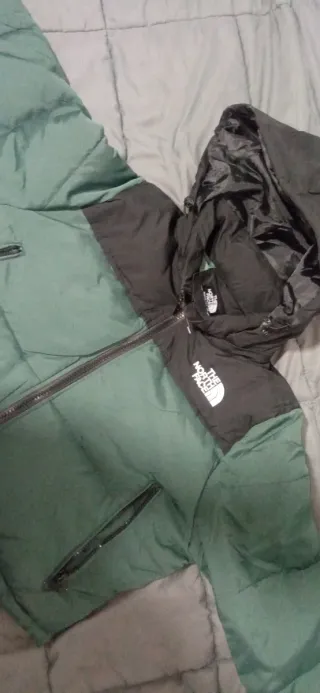 Chaqueta The North Face verde y negra original
