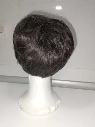 Peluca pelo natural castaño oscuro