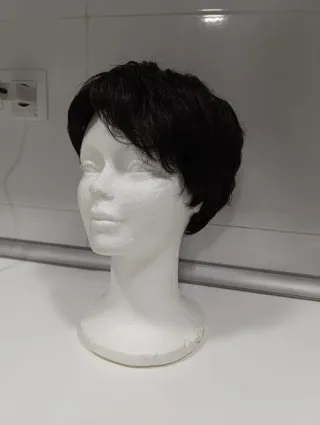 Peluca pelo natural castaño oscuro